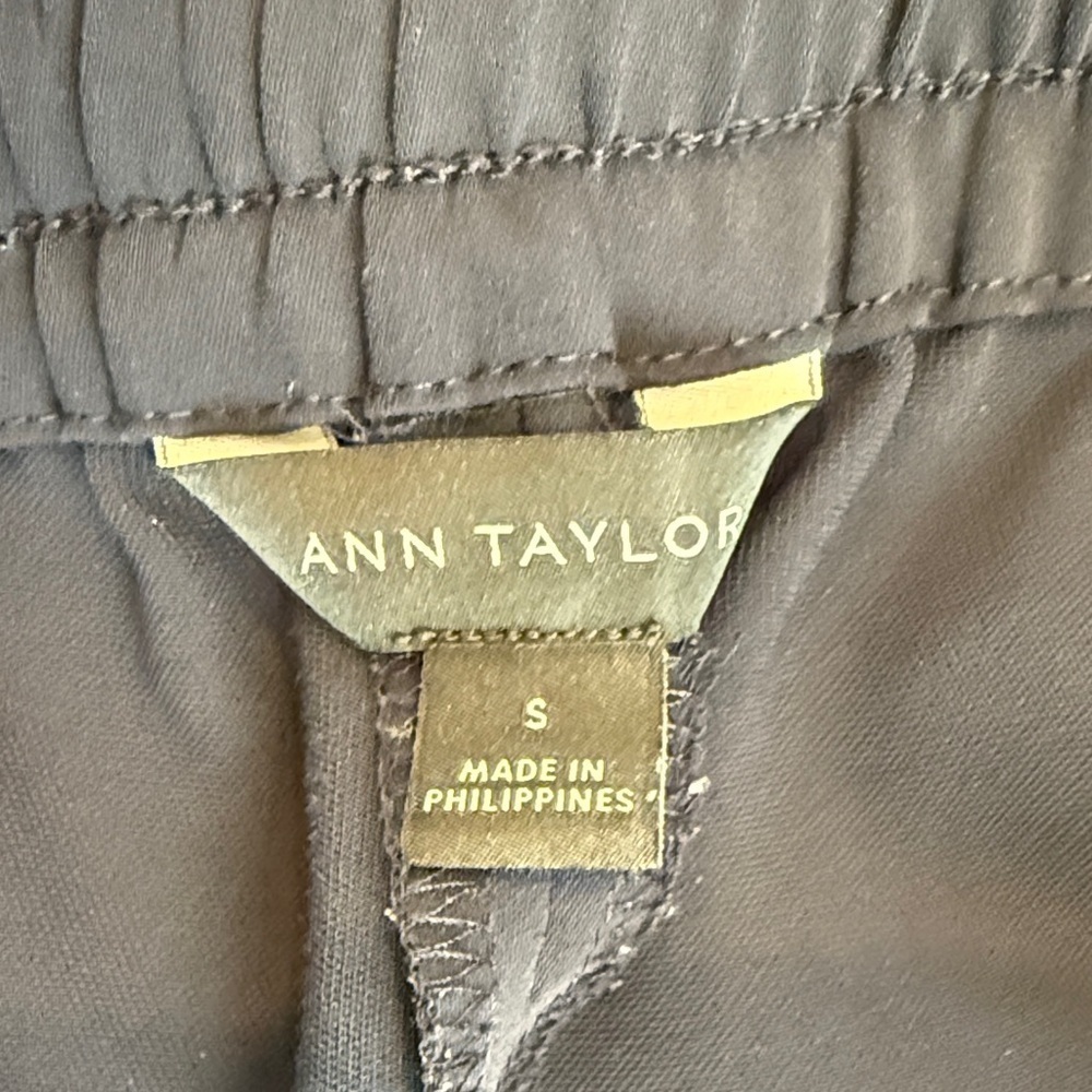 Ann Taylor Navy Jogger Pants - Picture 3 of 8